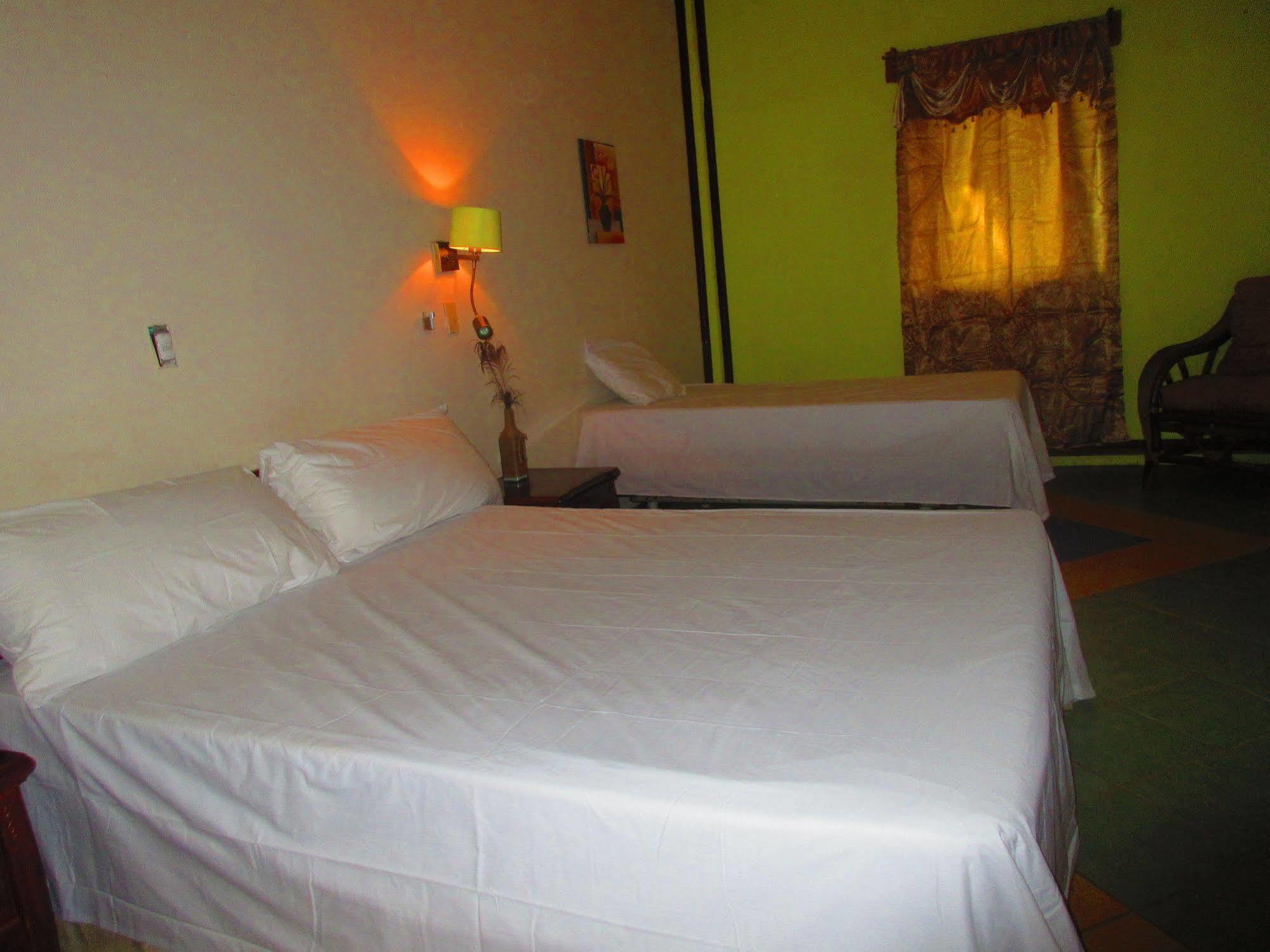 Los Balcones Over The Sea Hotel Bocas del Toro 外观 照片
