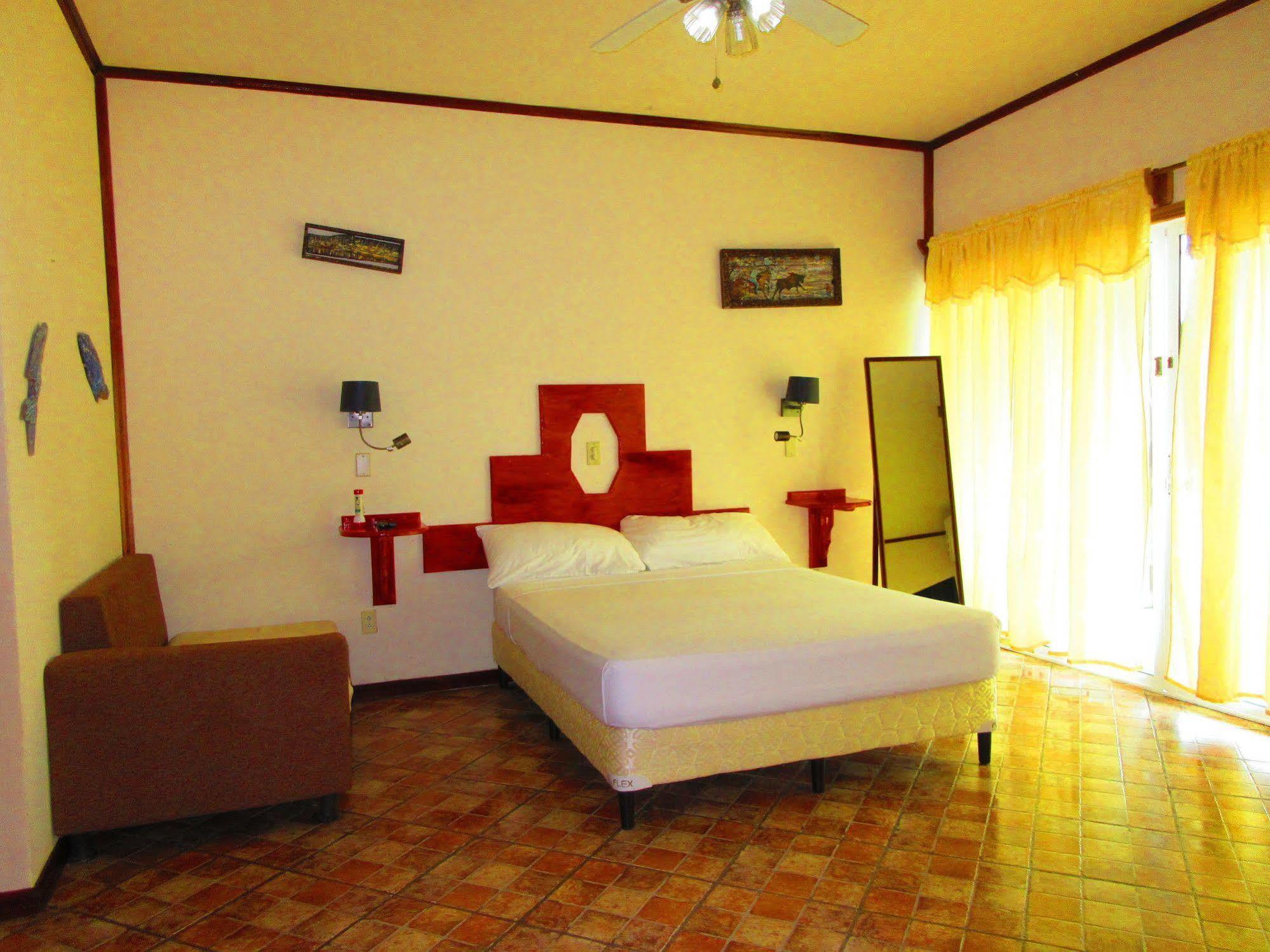 Los Balcones Over The Sea Hotel Bocas del Toro 外观 照片
