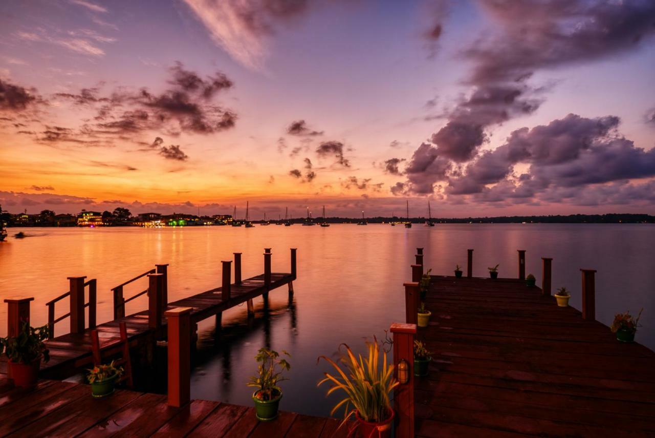 Los Balcones Over The Sea Hotel Bocas del Toro 外观 照片