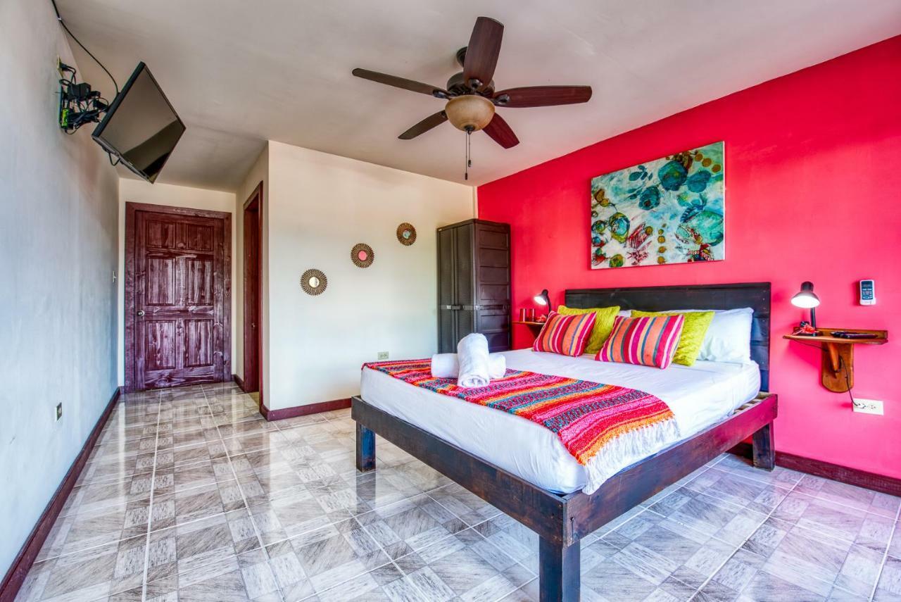 Los Balcones Over The Sea Hotel Bocas del Toro 外观 照片