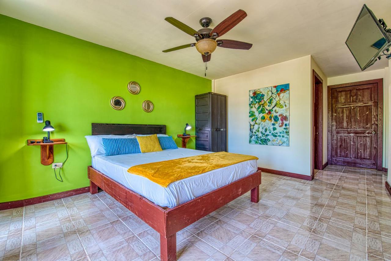 Los Balcones Over The Sea Hotel Bocas del Toro 外观 照片
