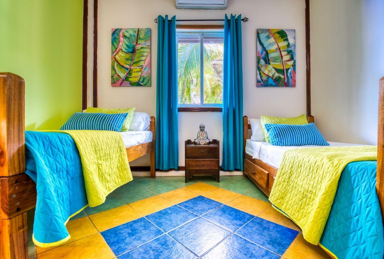 Los Balcones Over The Sea Hotel Bocas del Toro 外观 照片