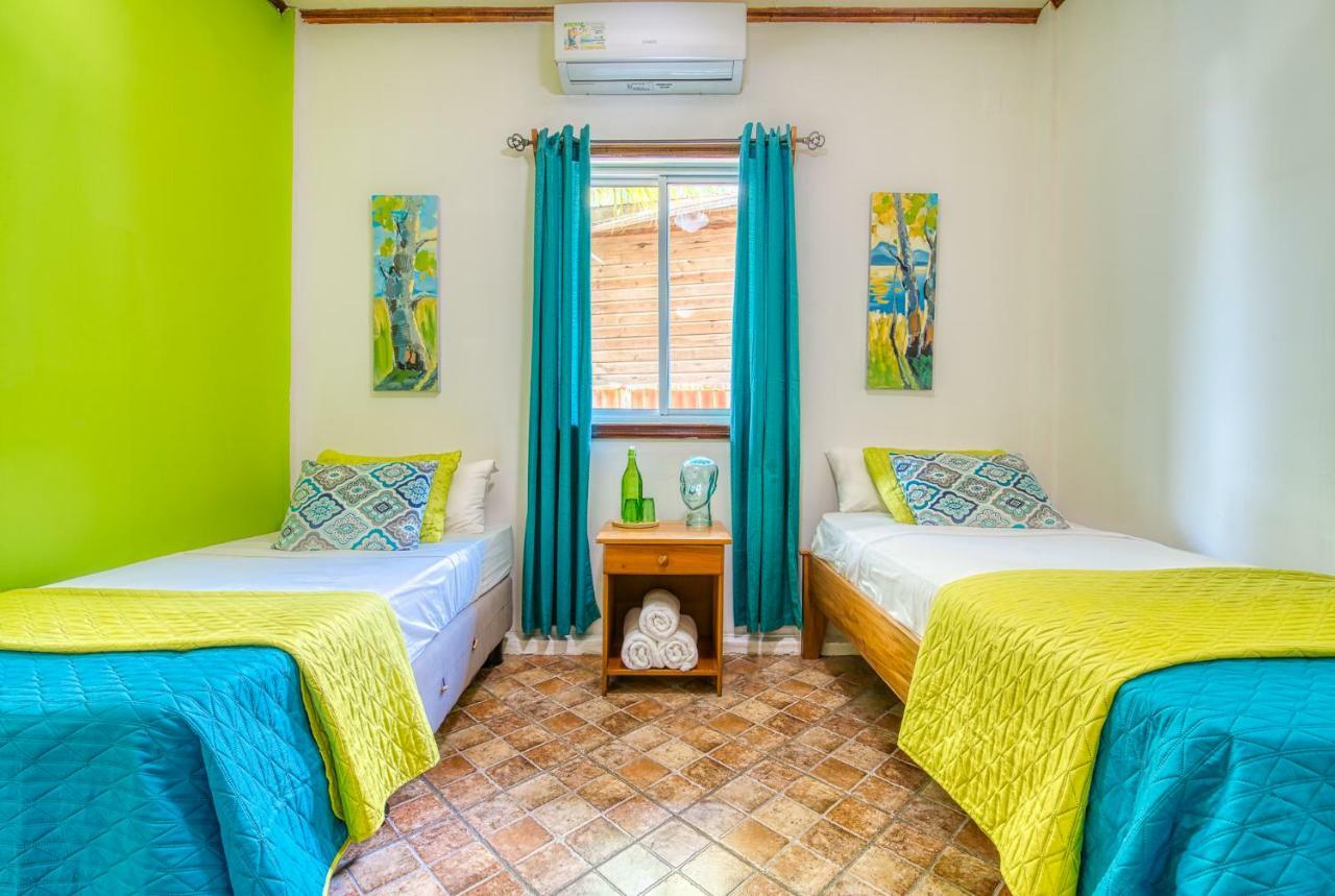 Los Balcones Over The Sea Hotel Bocas del Toro 外观 照片